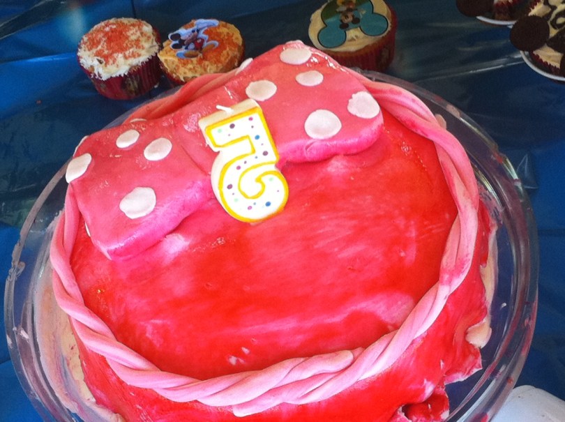 minnie mouse cake