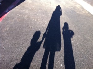 silluettes mom and sons